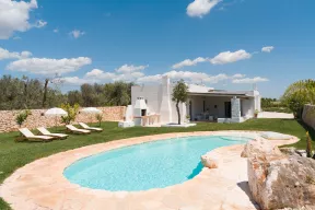 Lamia for rent in Puglia Ostuni