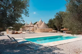 TRULLI SCACCIAPENSIERI A CEGLIE MESSAPICA