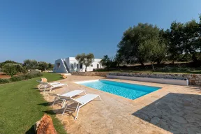 Trullo delle Stelle con piscina privata in affitto in Puglia