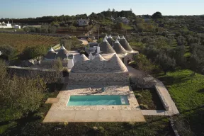masserie-puglia-affitto-masseria-ferrari-trulli-piscina