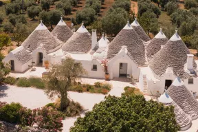 Exclusive Masseria Ferrari for rent in Martina Franca