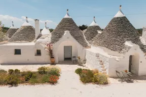 Exclusive Masseria Ferrari for rent in Martina Franca