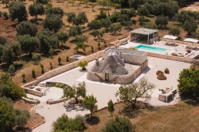 Trullo di Lusso con Piscina in Valle d'Itria