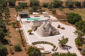 Trullo di Lusso con Piscina in Valle d'Itria