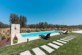 Lamia Flora con Piscina in Affitto in Puglia Lamia Flora con Piscina in Affitto in Puglia