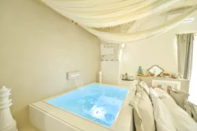 Eurydice Suite with Tap Pool in Ostuni