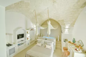 Suite Eurydice avec une piscine de robinet à Ostuni