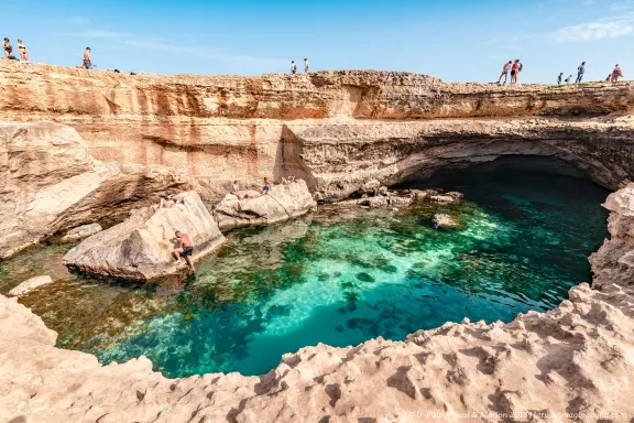 tuffi Grotta della Poesia